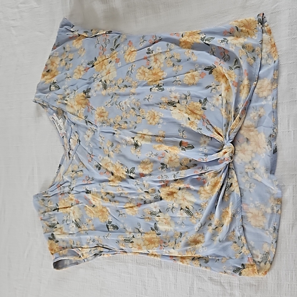 Cute floral top